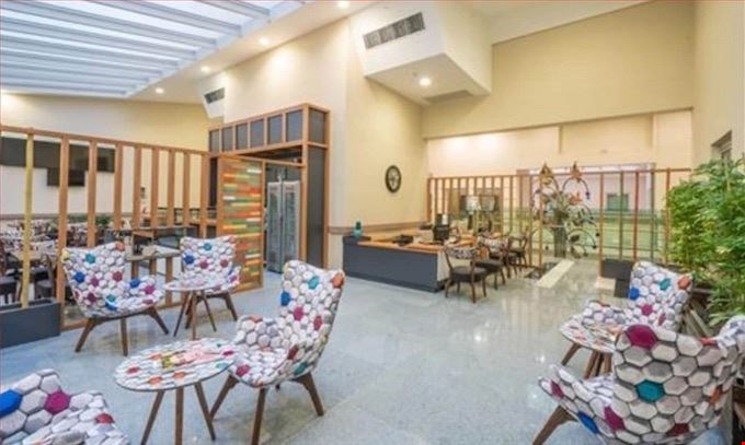 Dr. Murat Aynaci Clinic 4